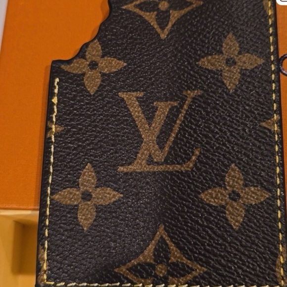 Louis Vuitton Monogram Chocolate 🍫 Bar Keychain/Bag Charm. - Picture 2 of 4
